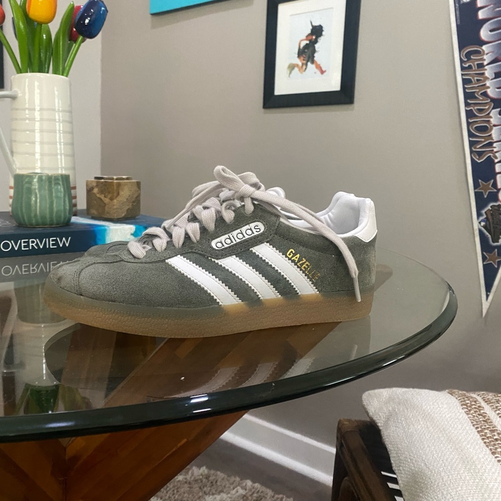 Vintage - Adidas Gazelle - Olive Green/Gray with Gum Soles